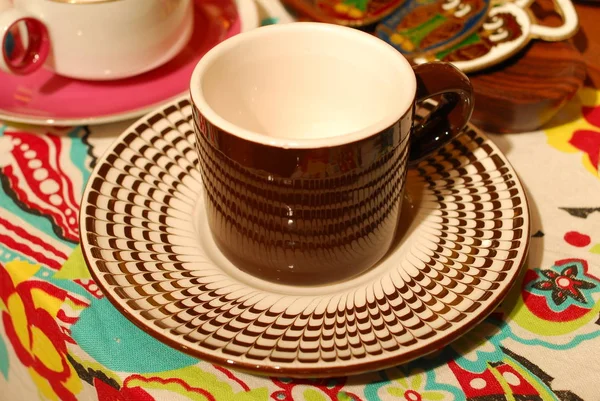 Tasse à café vide avec assiette — Photo