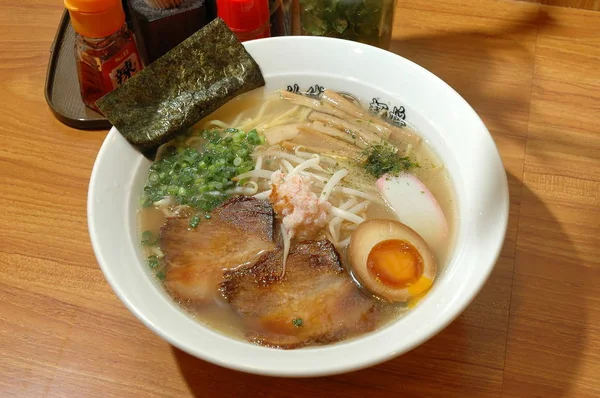 宮崎のレストランでラーメン — ストック写真