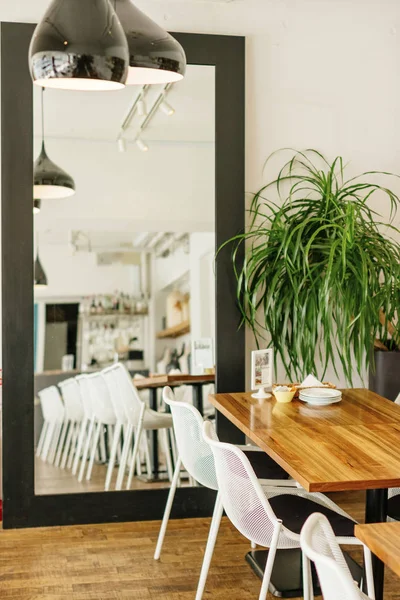 Indoor interior of MIRROR hotel — Stock Photo, Image