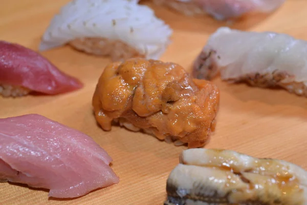 Délicieux ensemble de sushis — Photo