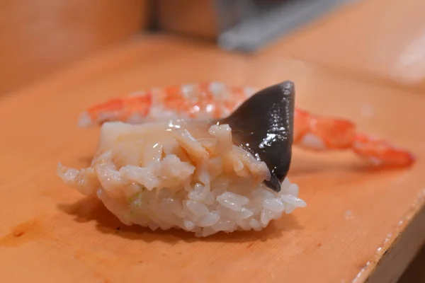 Sushi på japanska Fiskmarknaden Tsukiji — Stockfoto