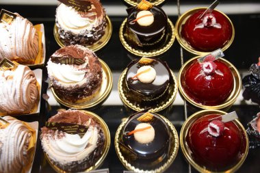 Çeşitli lezzetli kek