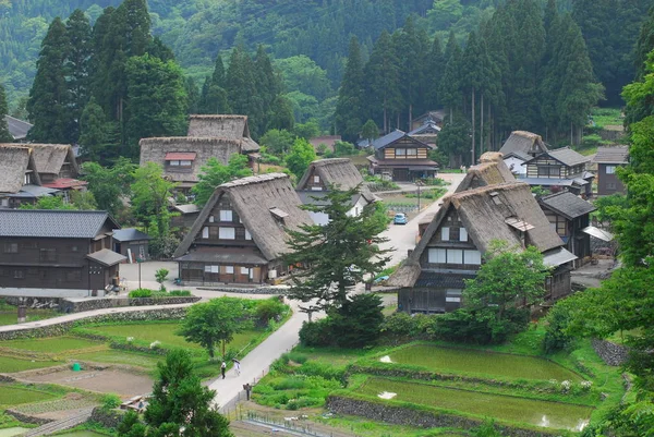 Village japonais dans le pays Toyama — Photo