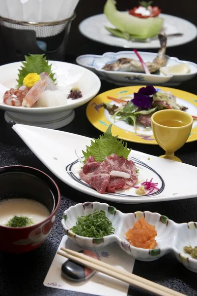 Традиционный японский ужин — стоковое фото