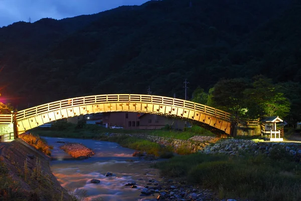 Pont à nagano la nuit — Photo