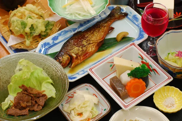 전통적인 일본 식사 — 스톡 사진