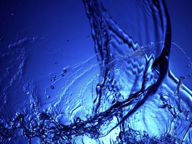 Kristal su sıçrama 