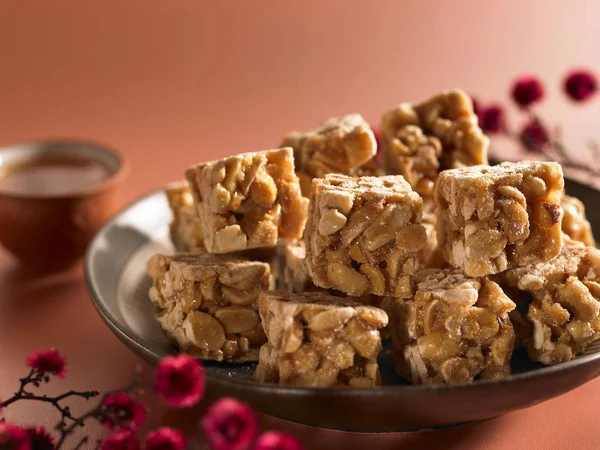 chinese peanut brittle snacks