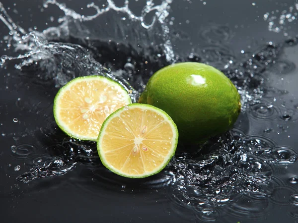 Frische reife Zitronen — Stockfoto