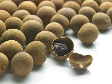 Longan tropikal meyve