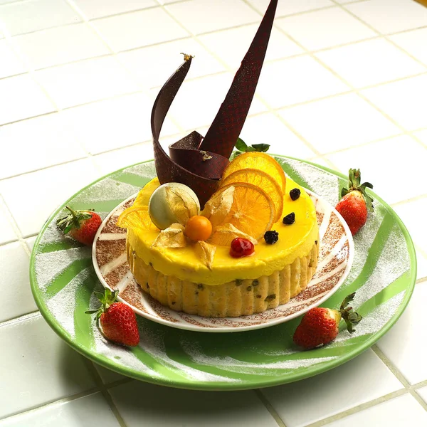 Fresh delicious cake — Stock Photo, Image