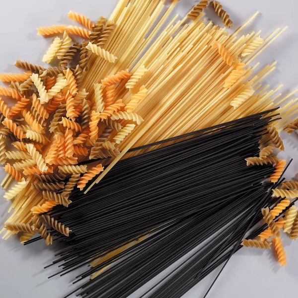 Diferentes tipos de pasta — Foto de Stock