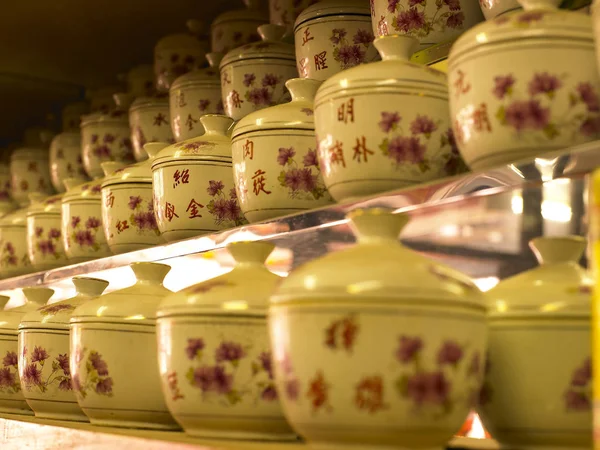 Traditionelle chinesische Gläser für Arzneimittel — Stockfoto