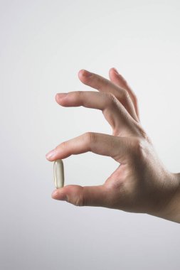 Kişi el holding hap