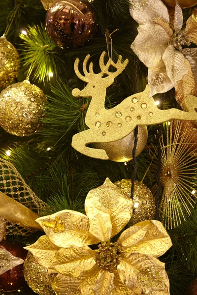 Vánoční dekorace s Rennes — Stock fotografie