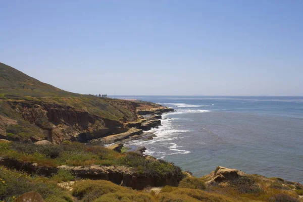 kayalık deniz kıyısı   