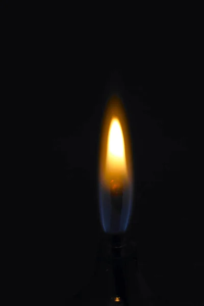 Burning fire in dark room — Stock Photo, Image