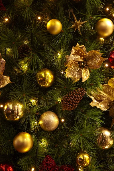 Albero di Natale decorato — Foto Stock