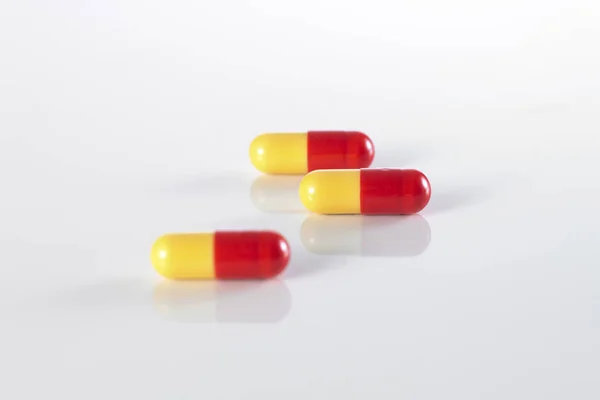 Medical capsules in laboratory — Stock Photo, Image