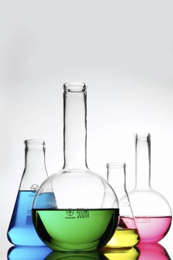 Laboratuvarda test tüpleri