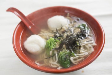 Balık topu çorbası