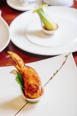 Yapışkan pirinç tavuk kanadı