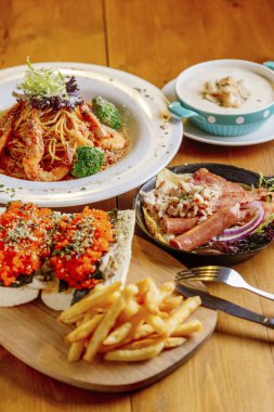 mantar yumuşak ekmek ve makarna