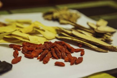 Beyaz plaka muşmulası yakın çekim