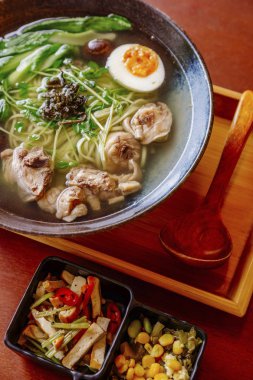 Mantarlı tavuk çorbası