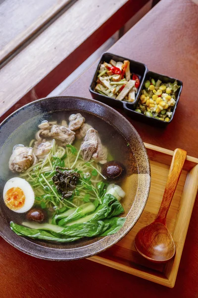 Mantarlı tavuk çorbası