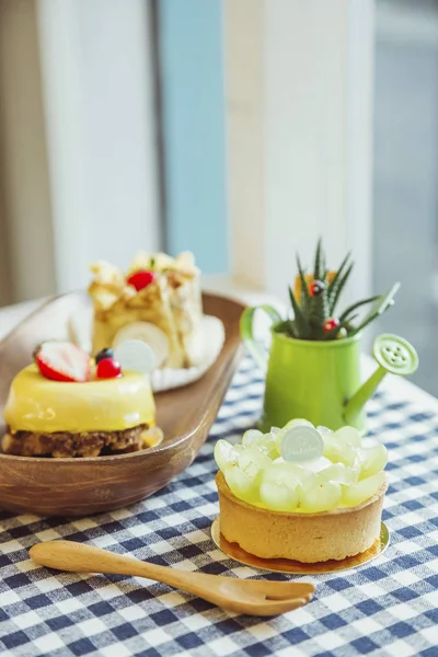 üzüm kule masaya kadar yakın 