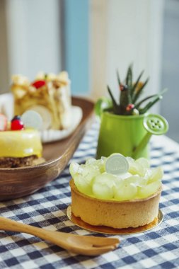 üzüm kule masaya kadar yakın 