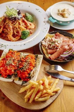 mantar yumuşak ekmek ve makarna