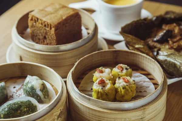 Kanton sünger kek ve köfte 