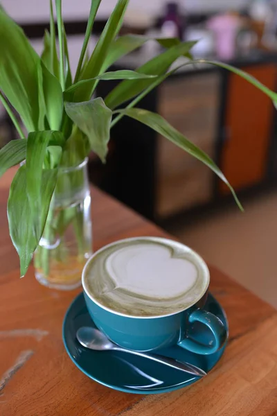 Primer plano del café guirnalda — Foto de Stock