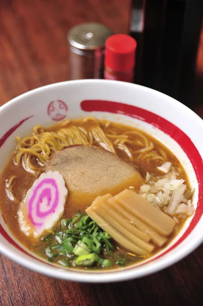 ロースト ポークと竹麺 — ストック写真