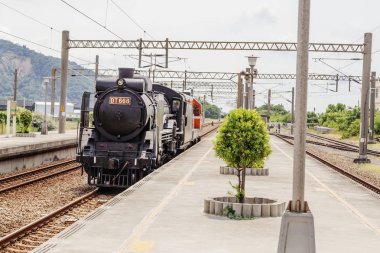 Trenli tren istasyonu