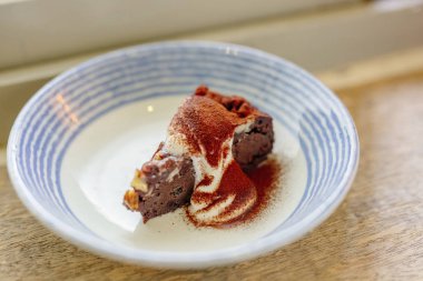 Ceviz çiğ çikolata Kulesi