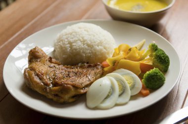 Rosemary tavuk budu pirinç