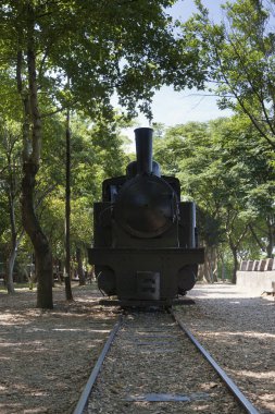 Siyah itme-çekme tren