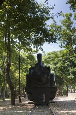 Siyah itme-çekme tren