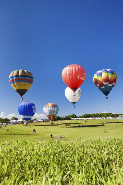 Renkli sıcak hava balonları — Stok fotoğraf