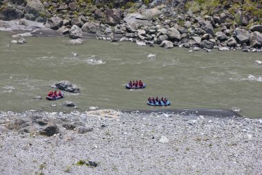 Tayvan gün zaman xiuguluan nehrinde tekne