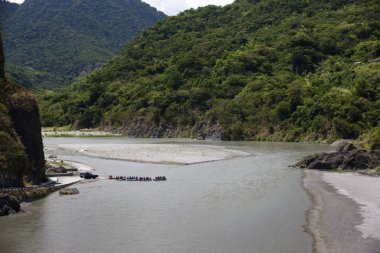 güzel manzara yeşil dağ ve nehir yeni Taipei, Tayvan