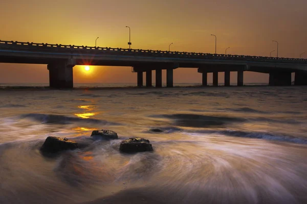 新台北 台湾で日没時に美しい橋 — ストック写真