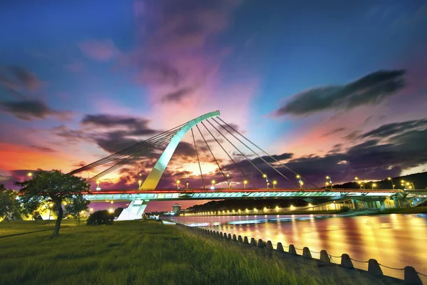 Wunderschöne Brücke Bei Sonnenuntergang Neu Taipeh Taiwan — Stockfoto