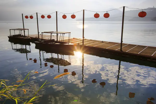 台湾の美しい太陽月湖水彼女ワーフ ポート — ストック写真