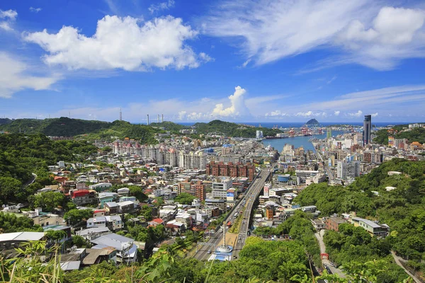 Widok Budynki Mieście Keelung Niebieski Niebo Północno Wschodniej Części Tajwan — Zdjęcie stockowe