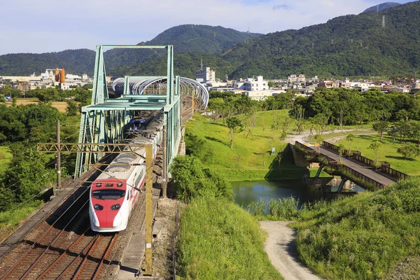 puyuma hızlı dongshan Tayvan köprüsü üzerinde