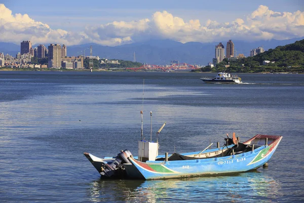 Tayvan kuzeydoğu kesiminde Keelung şehirdeki binaların görünümü.